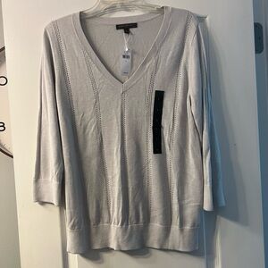 NWT pale gray 3 quarter sleeve  v neck pullover top by Banana Republic size L